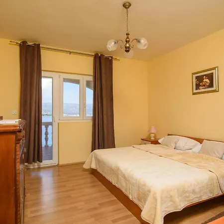 Apartmán Karmen 2 *